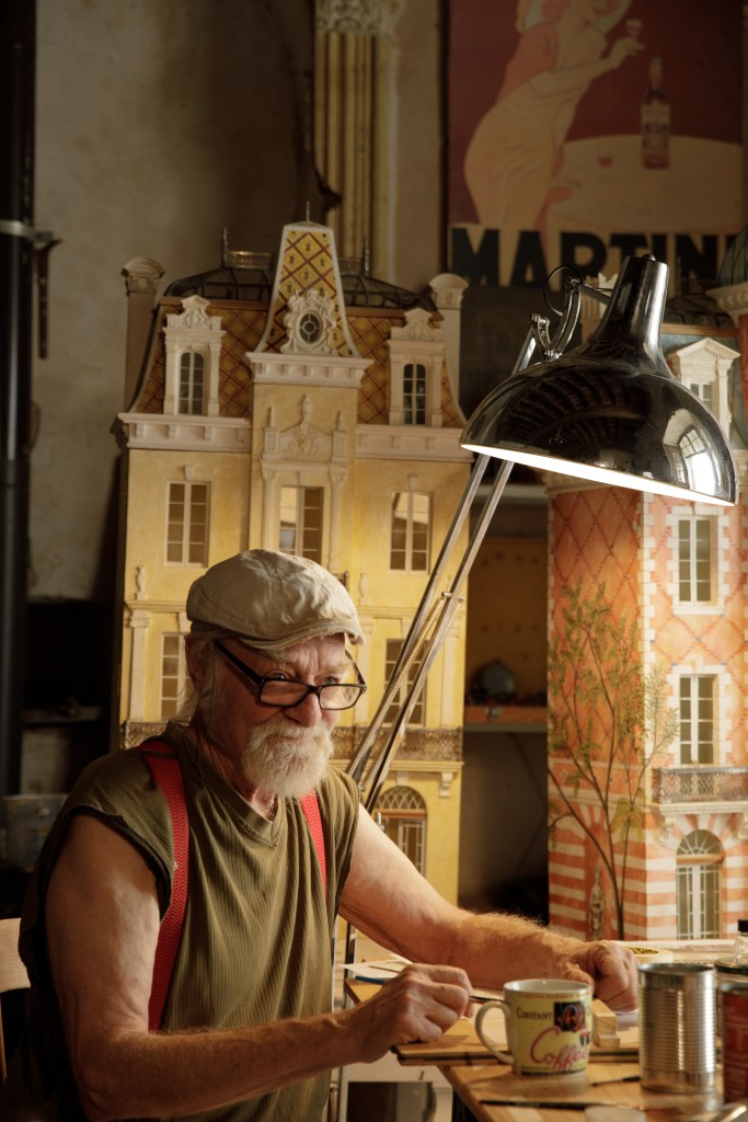 Eric in his studio in Gabian